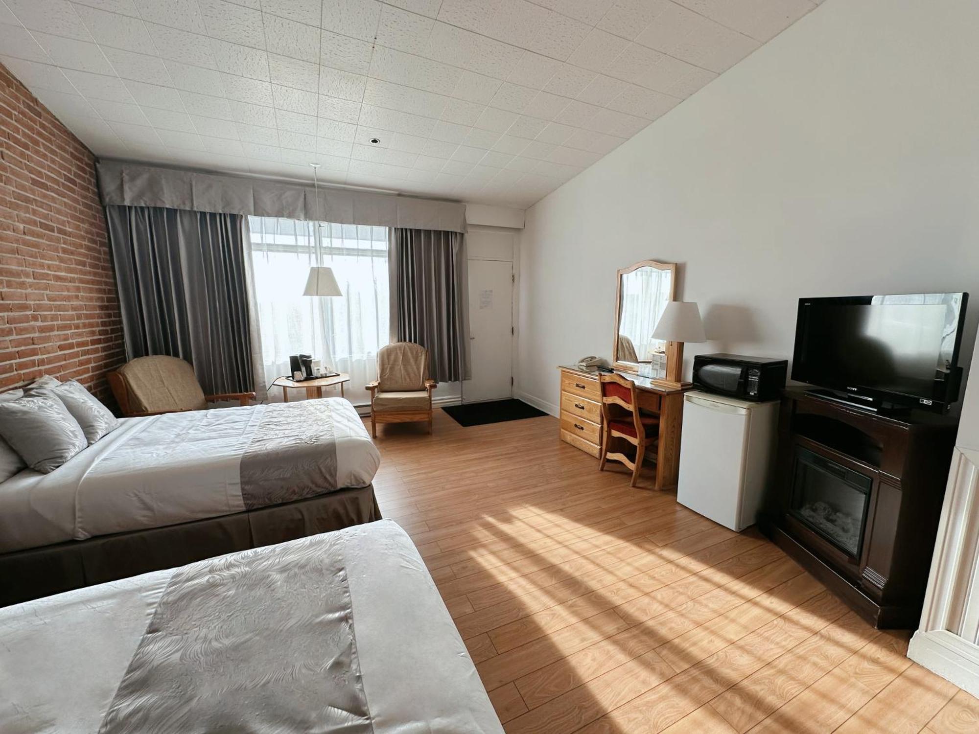 Hotel La Caravelle Baie-Comeau Eksteriør billede